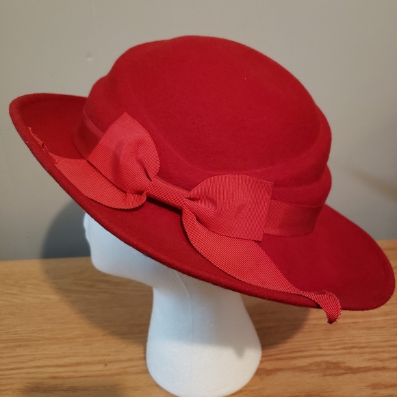 Ladies red wool hat - Picture 5 of 5